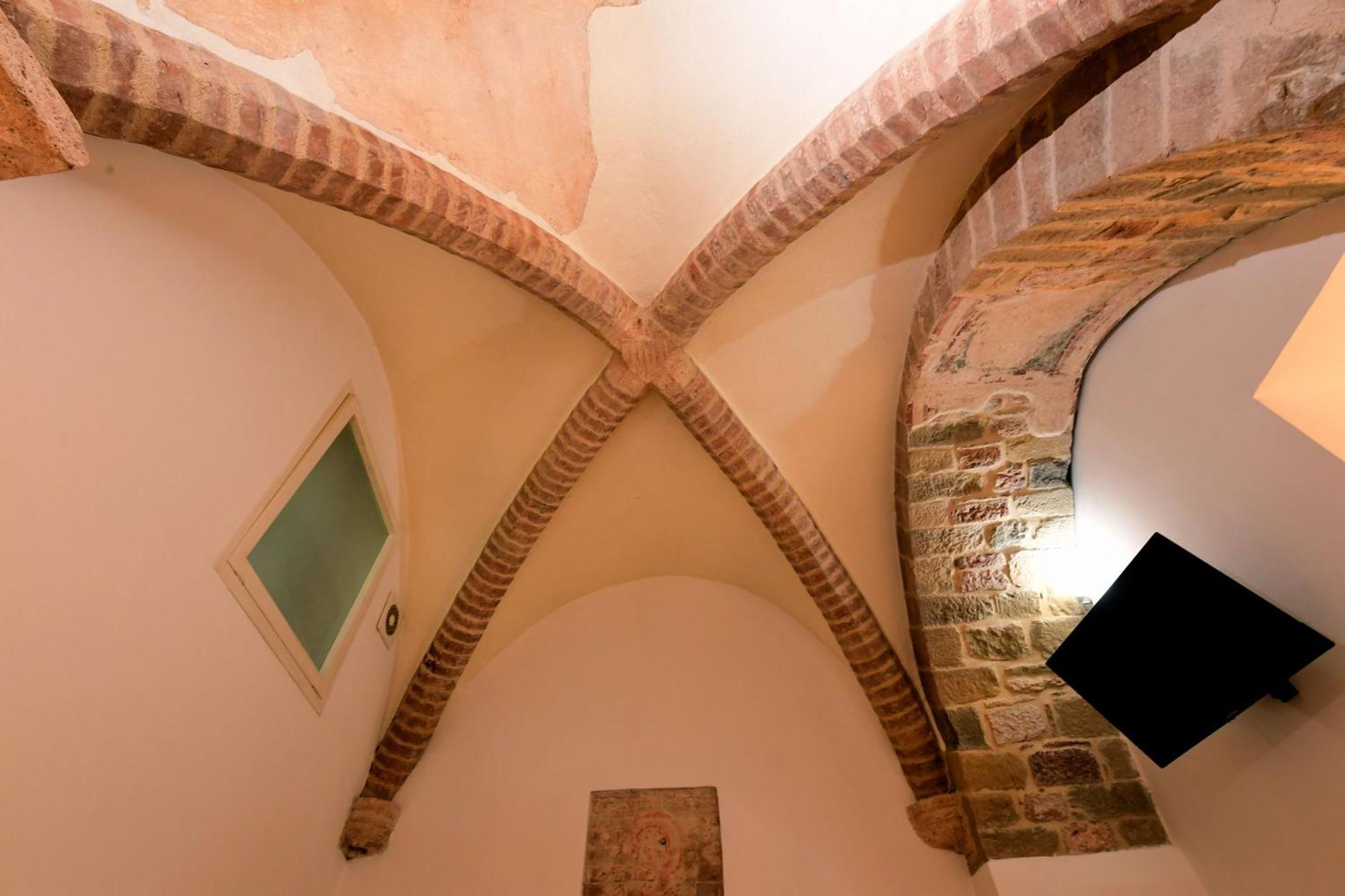 Little Italy Hostel Ex Chiesa S Donato Перуджа Екстериор снимка