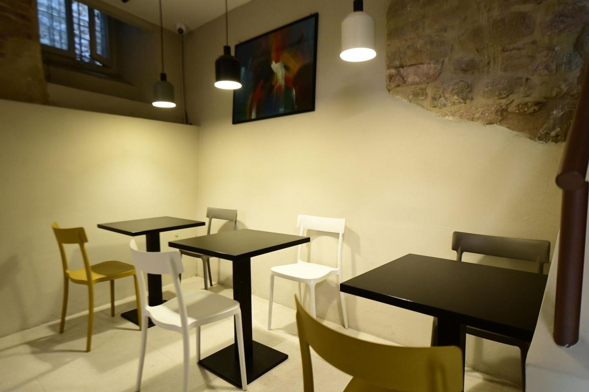 Little Italy Hostel Ex Chiesa S Donato Перуджа Екстериор снимка