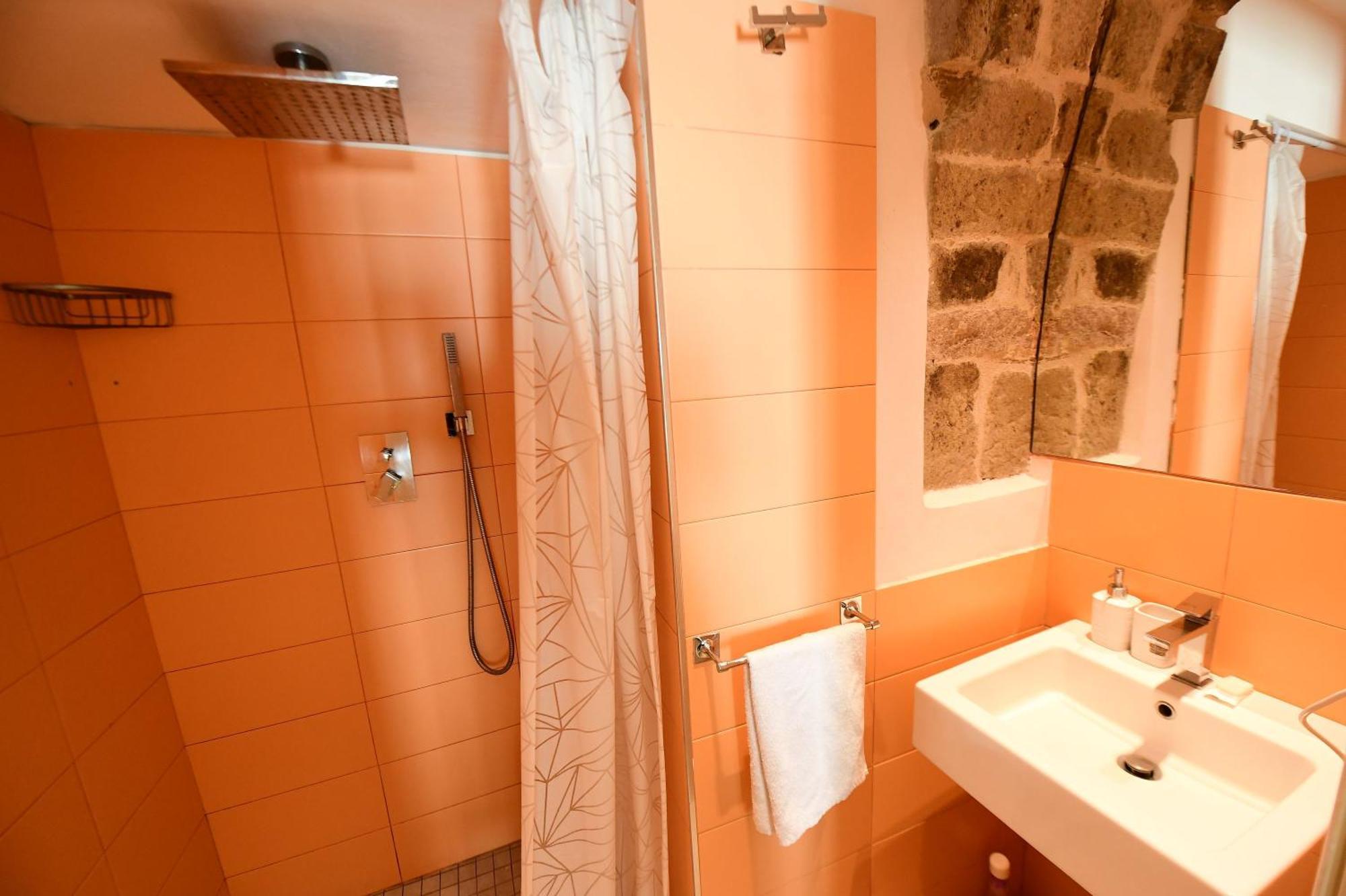 Little Italy Hostel Ex Chiesa S Donato Перуджа Екстериор снимка